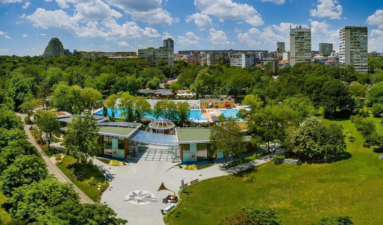 Seaview Lazur Apartment Бургас Екстериор снимка