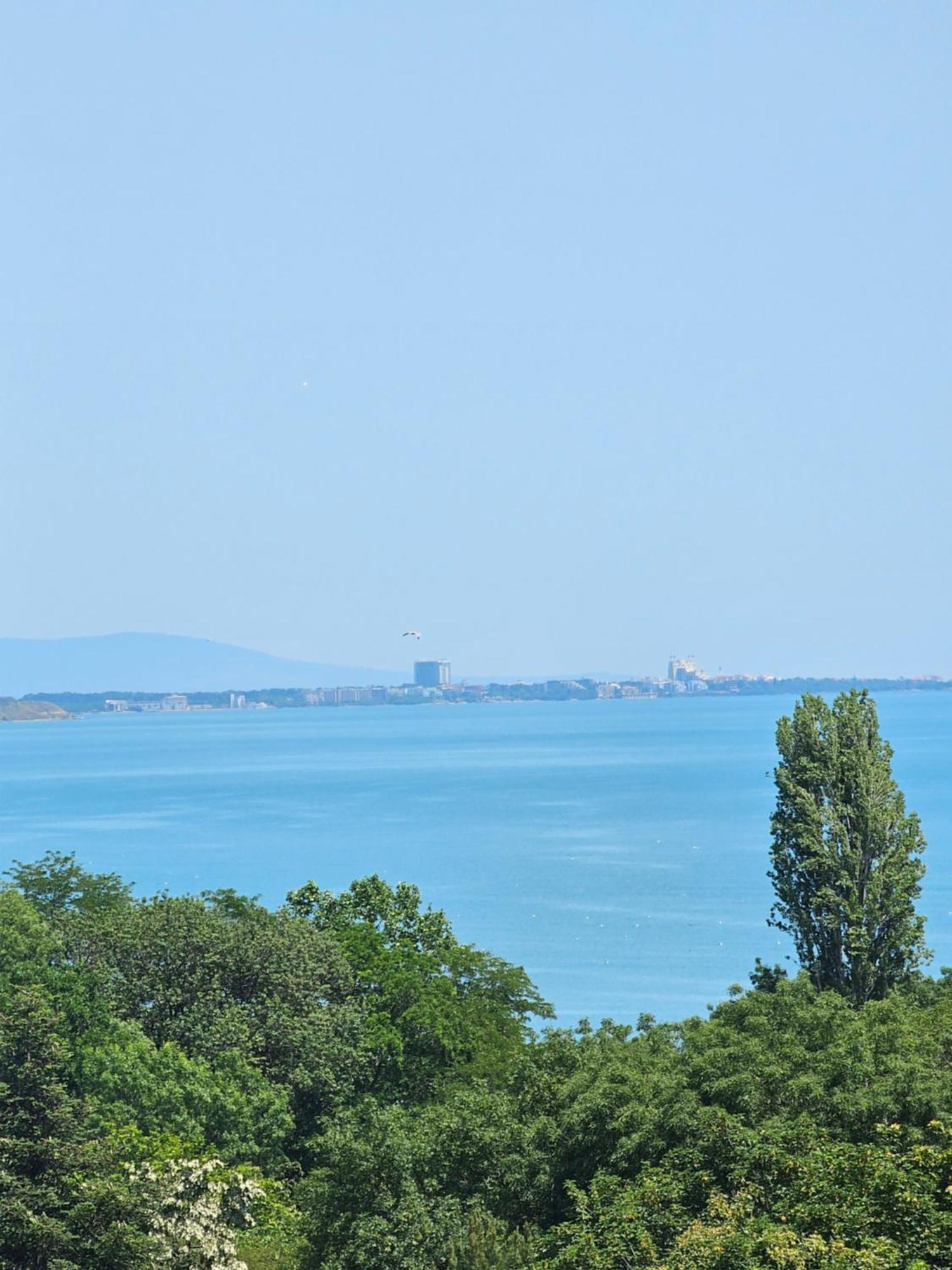Seaview Lazur Apartment Бургас Екстериор снимка